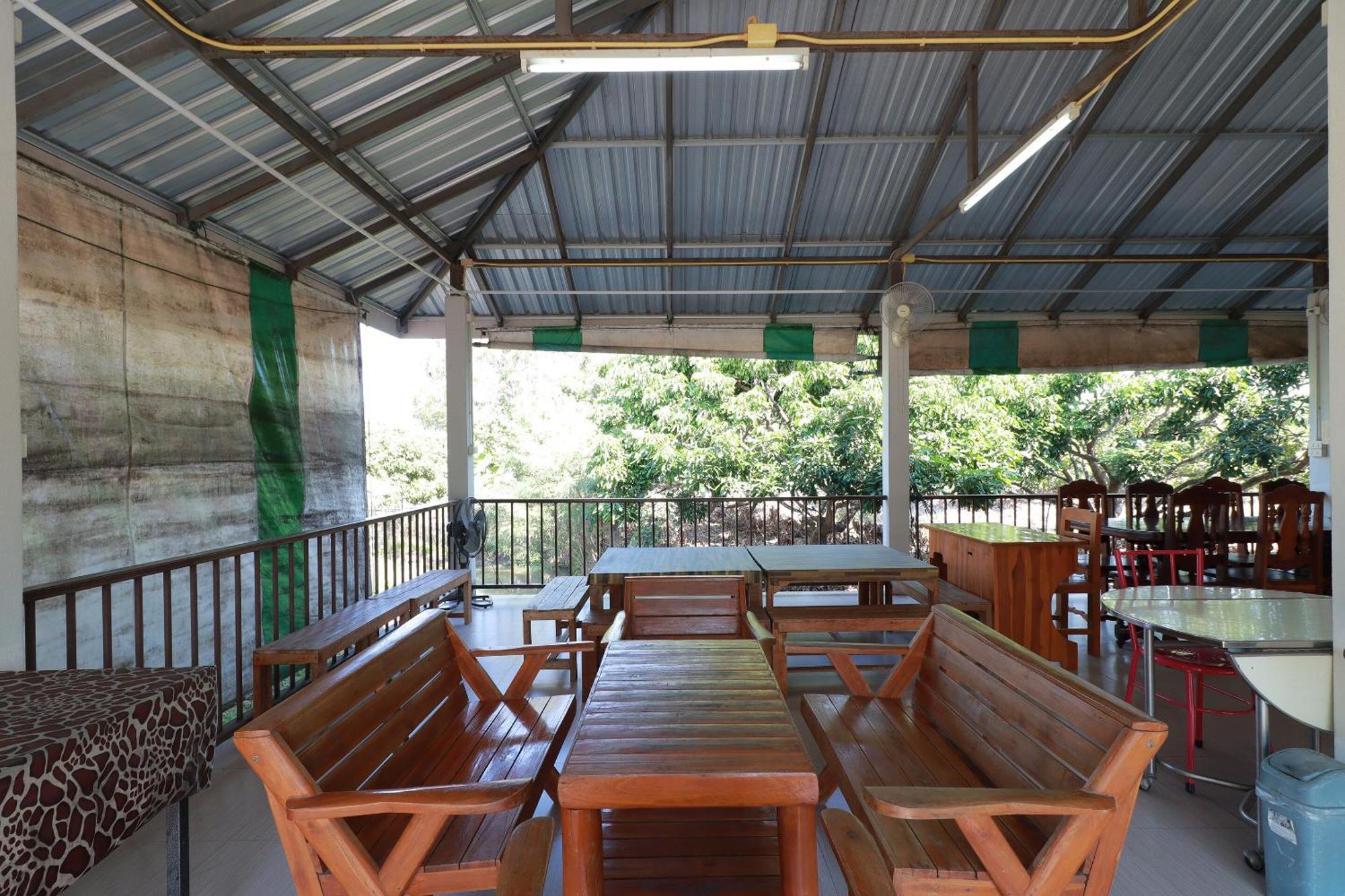 Oyo 553 Kongsup Resort Lamphun Extérieur photo